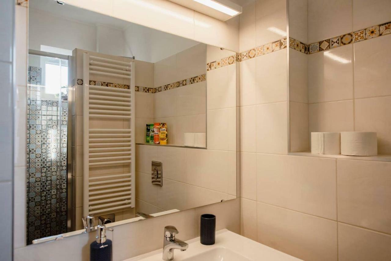 Viola Family Apartman Free Parking Pécs Extérieur photo
